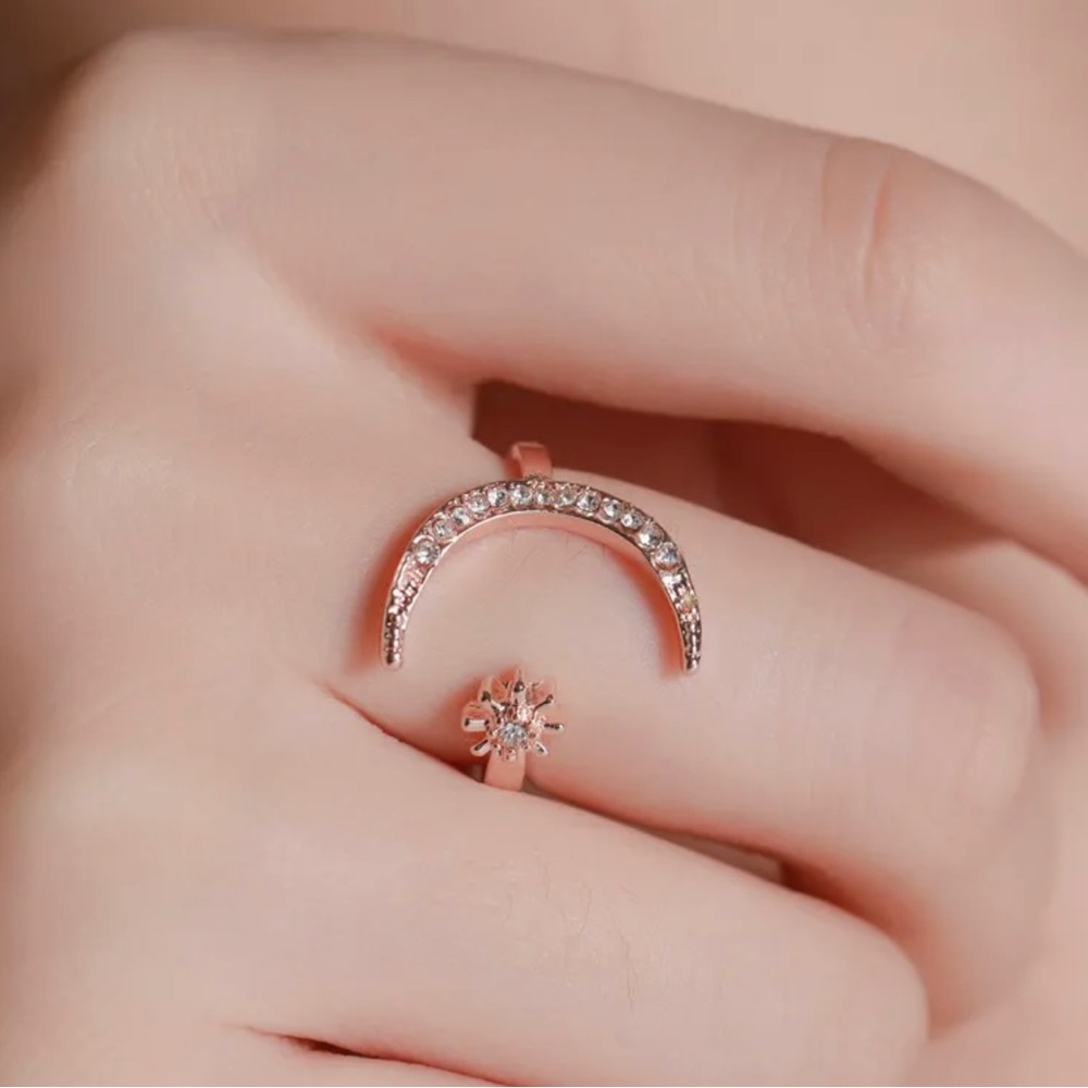 🆕 NEW Star and Moon Adjustable Ring ✨🌙